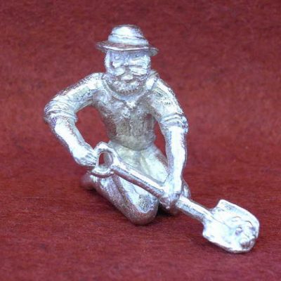 Miner Kneeling/Shovel