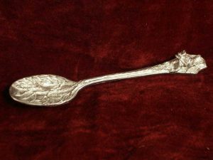 Pewter Frill Neck Lizard